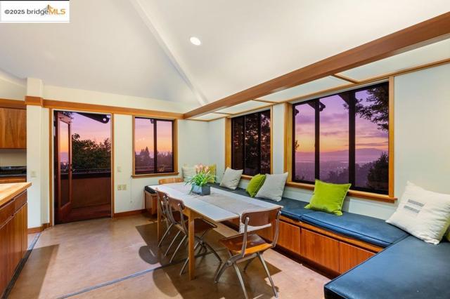 25 Dartmouth Dr, Berkeley CA: https://media.crmls.org/mediaz/5cb48b85-aece-4013-9802-169f973f2fe2.jpg