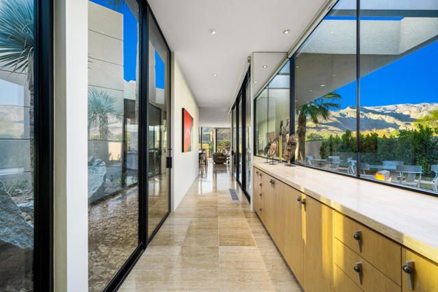 79525 Tom Fazio N Lane, La Quinta CA: https://media.crmls.org/mediaz/5cb493a6-a1b2-41f9-900e-d332c4c9cc50.jpg