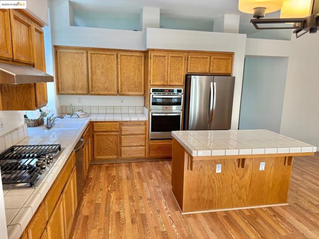 Image 4 of 24 For 453 Brennen Cir