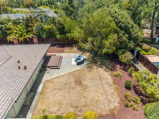 10407 Vista Knoll Boulevard, Cupertino CA: https://media.crmls.org/mediaz/5cb54df7-b402-4de6-8e9e-d644adff950c.jpg