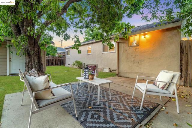 2670 Crescent Dr, Concord CA: https://media.crmls.org/mediaz/5cb5f854-291e-4ad9-9763-0be368b0770a.jpg