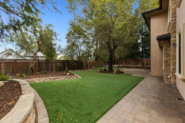 18061 Saratoga Los Gatos Road, Monte Sereno CA: https://media.crmls.org/mediaz/5cb61ecb-060b-4e9a-926c-4ea575caa739.jpg