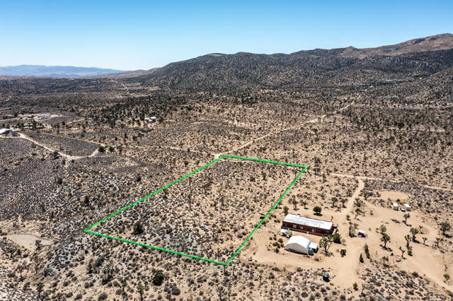 112 Angel View Road, Pioneertown CA: https://media.crmls.org/mediaz/5cb64c98-fad8-4029-8e91-354890b60023.jpg