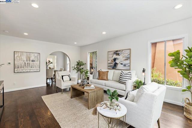 955 Virginia St, Berkeley CA: https://media.crmls.org/mediaz/5cb66fba-dfff-4103-9265-c874c9f8711e.jpg