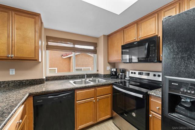 31909 Del Cielo Este, Bonsall CA: https://media.crmls.org/mediaz/5cb6a3c6-d418-4a77-84b8-af042bb7811f.jpg