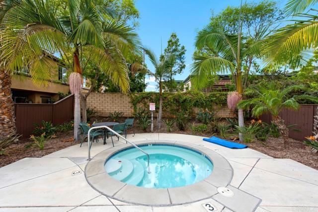 646 Sumner Way, Oceanside CA: https://media.crmls.org/mediaz/5cb6afd4-cba6-4448-ada5-a38c9d34ec3f.jpg