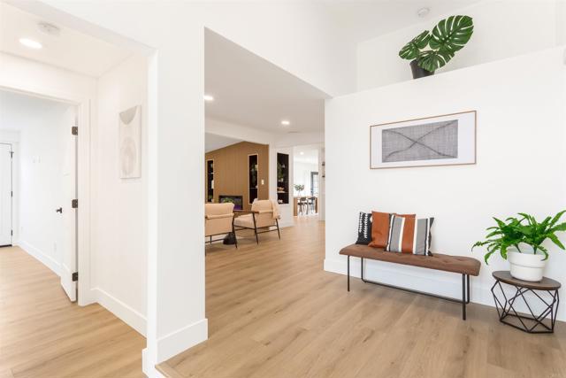Detail Gallery Image 3 of 43 For 4870 Mount Armour Dr, San Diego,  CA 92111 - 3 Beds | 2 Baths