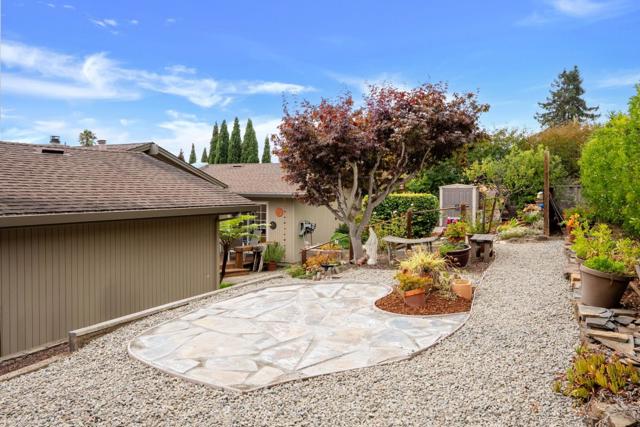 7547 Arden Way, Aptos CA: https://media.crmls.org/mediaz/5cb6e8db-5369-45e8-a82a-e7b72b5b41e6.jpg