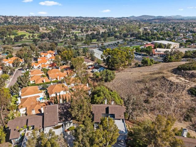 4621 Villas Court, Bonita CA: https://media.crmls.org/mediaz/5cb75e30-5c7f-40ba-9d6d-ccfd4a56d9de.jpg