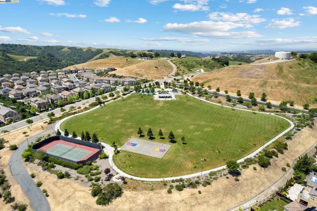 9779 Reimers Way, Dublin CA: https://media.crmls.org/mediaz/5cb81358-2be7-4654-aa46-368c09a3aa2d.jpg