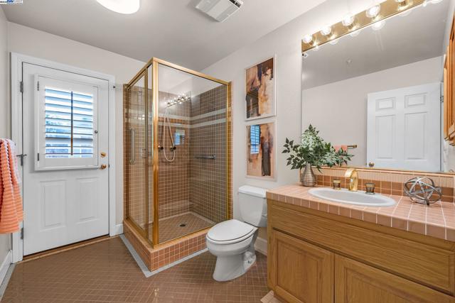 2215 Chardonnay Way, Livermore CA: https://media.crmls.org/mediaz/5cb8d428-cede-4fd3-b1ae-7cbcf494c2f8.jpg