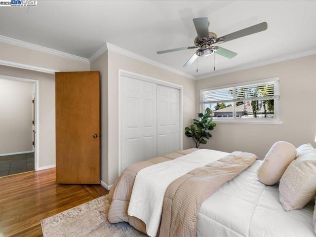 4311 Circle Ave, Castro Valley CA: https://media.crmls.org/mediaz/5cb8e3cd-0f18-4ec6-8c6c-3317e07bf239.jpg
