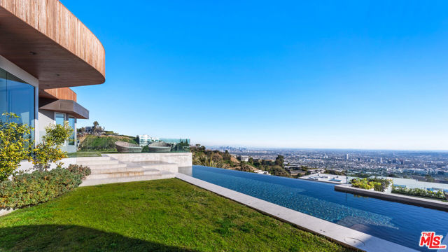 Drew Fenton | 9305 Nightingale Drive Los Angeles CA | MLS: 7240240