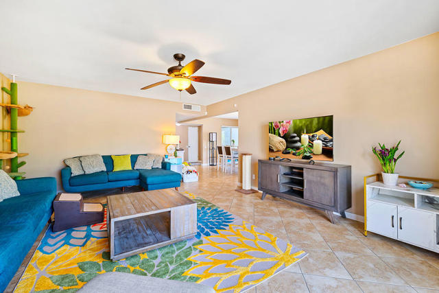 44784 Sherwood Drive, Indio CA: https://media.crmls.org/mediaz/5cb9e284-3e82-4a6b-8a83-d966f3b1d352.jpg
