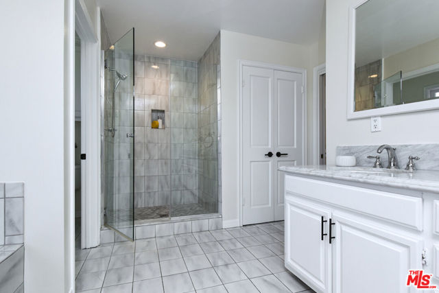 15474 Loom Place, Sherman Oaks CA: https://media.crmls.org/mediaz/5cba233c-820d-4fa6-85bf-ca3f6824c95d.jpg