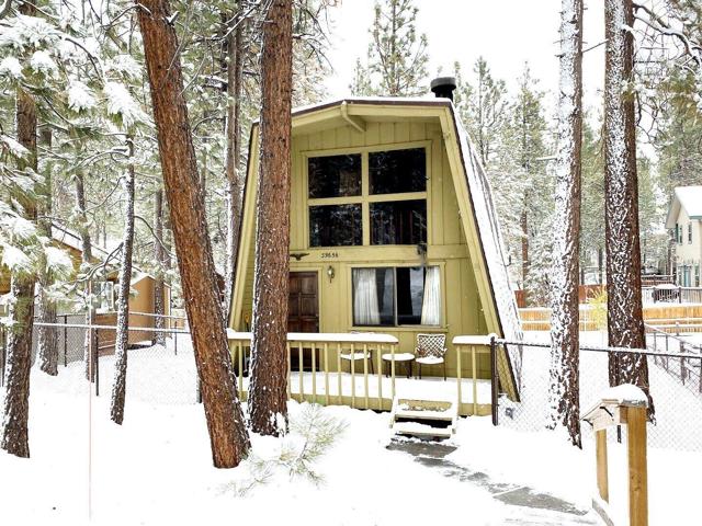 39656 Forest Road, Big Bear CA: https://media.crmls.org/mediaz/5cba28ad-a295-4649-98ec-fd1dc333b9e6.jpg