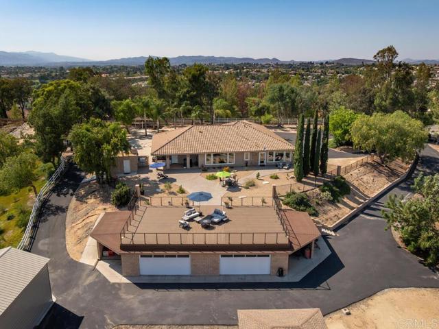 31755 Rancho Vista Road, Temecula CA: https://media.crmls.org/mediaz/5cba32ad-715a-47c7-9989-aff505e62226.jpg