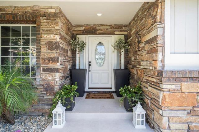 1501 Welburn Avenue, Gilroy CA: https://media.crmls.org/mediaz/5cba395f-bf98-4d21-8076-dc9f75d6e8c7.jpg