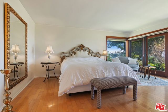1166 LAS PULGAS Place, Pacific Palisades CA: https://media.crmls.org/mediaz/5cba9f5c-aa04-4882-8c1d-c09c2f1f60f2.jpg