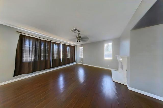 2300 Thorncroft Circle, Palmdale CA: https://media.crmls.org/mediaz/5cbb67e0-c33d-43bf-babd-04bf02e5013d.jpg