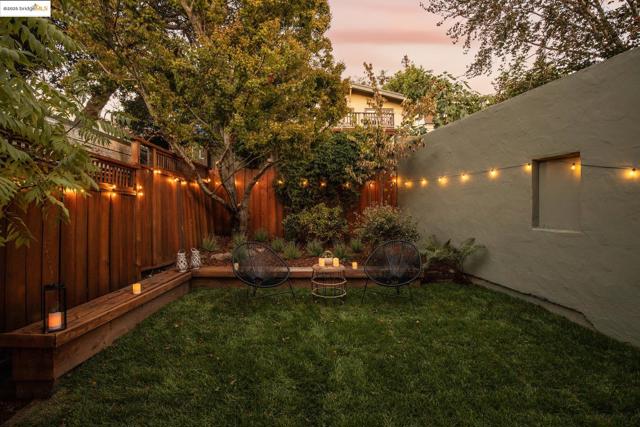 4008 Woodruff Ave, Oakland CA: https://media.crmls.org/mediaz/5cbbb7d5-49b4-435b-9345-30ddf7c5c0d5.jpg
