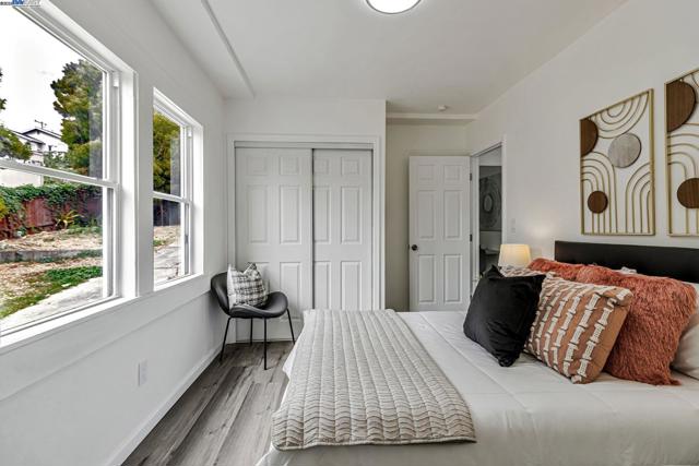9700 Macarrthur Blvd., Oakland CA: https://media.crmls.org/mediaz/5cbc721e-1fb4-4746-8c6c-0d7193d34795.jpg