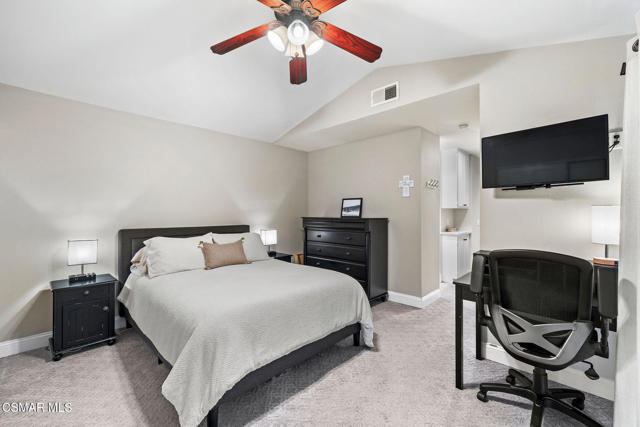 4570 N Vistapark Drive, Moorpark CA: https://media.crmls.org/mediaz/5cbd22bd-bf89-476b-bc5d-448874e58fd7.jpg