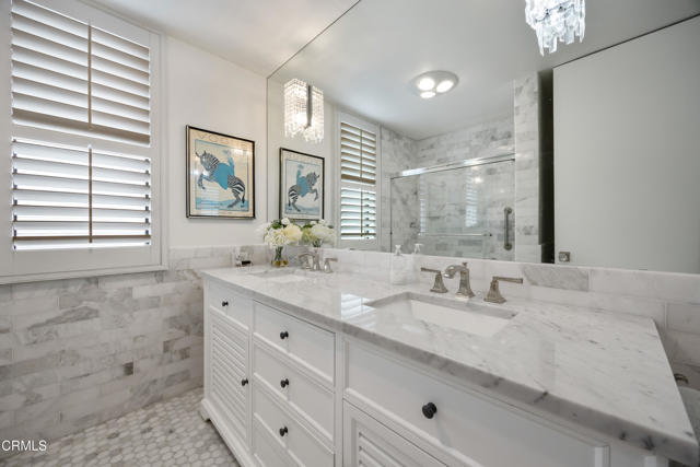 380 S Orange Grove Boulevard, Pasadena CA: https://media.crmls.org/mediaz/5cbd6750-25ec-44ed-b3fc-7dd4f1c88cae.jpg