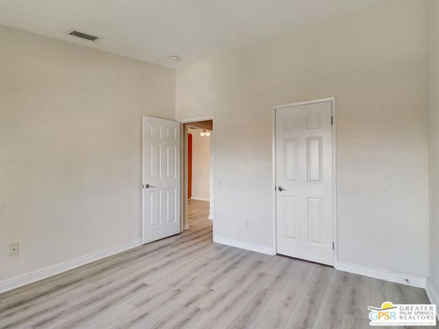 Image 31 of 35 For 78650 Avenue 42  804
