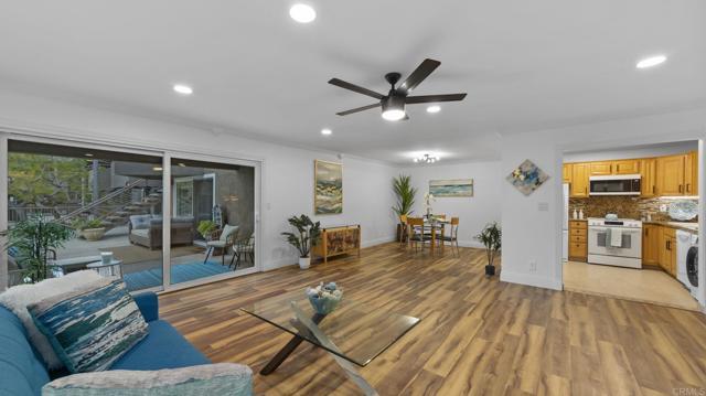 2517 Navarra Drive, Carlsbad CA: https://media.crmls.org/mediaz/5cbdb634-ce13-4ef0-9391-e8bab6b5526e.jpg