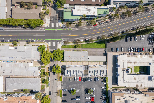 999 Cordova Street, Pasadena CA: https://media.crmls.org/mediaz/5cbed9c9-7646-4909-bebc-9b8c81a4feba.jpg