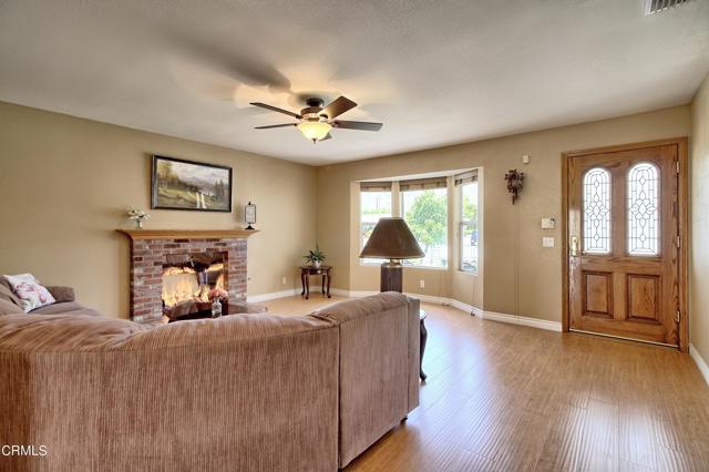 Detail Gallery Image 15 of 43 For 2037 Jill Ct, Simi Valley,  CA 93063 - 5 Beds | 2 Baths