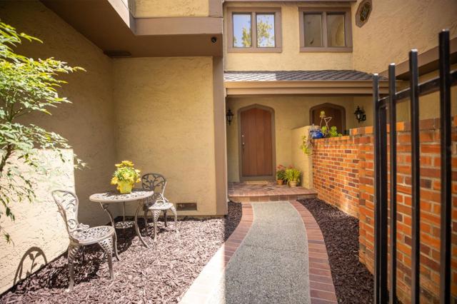 1210 Fiddlers Green, San Jose CA: https://media.crmls.org/mediaz/5cbf60c0-6ba7-4d2e-8829-3be1fec9c78e.jpg