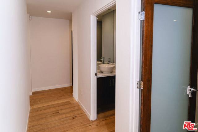 3423 Scadlock Lane, Sherman Oaks CA: https://media.crmls.org/mediaz/5cbf8e92-52f9-453e-81e9-3ae4f4ff394c.jpg