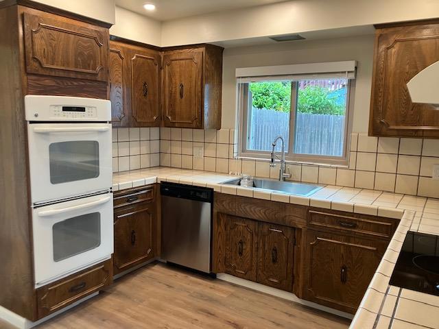 639 Belden Street, Monterey CA: https://media.crmls.org/mediaz/5cbfce4d-cc01-4839-8316-6a199c56f31b.jpg