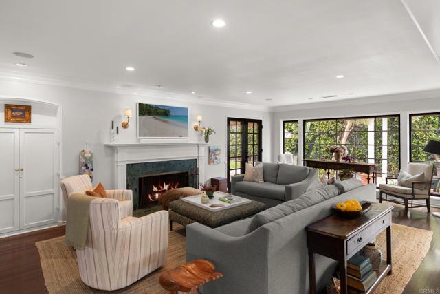 315 Mira Monte, La Jolla CA: https://media.crmls.org/mediaz/5cbfda22-76a5-490a-b63e-9418dafe0bf8.jpg