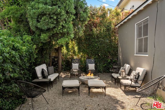 9742 Saturn Street, Los Angeles CA: https://media.crmls.org/mediaz/5cc05299-d030-4b11-a399-d7085393afc7.jpg