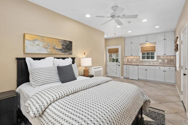 755 F Ave, Coronado CA: https://media.crmls.org/mediaz/5cc084ec-5ac2-435d-977b-282d93e908f1.jpg