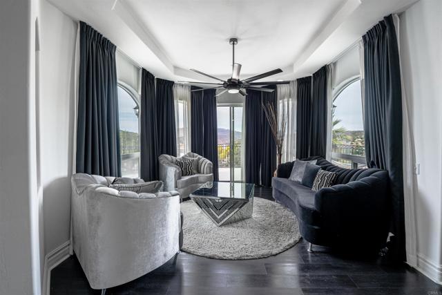 733 CLAYBURN CT, Alpine CA: https://media.crmls.org/mediaz/5cc0d83c-fa62-4582-bb5a-e02f9482deb4.jpg
