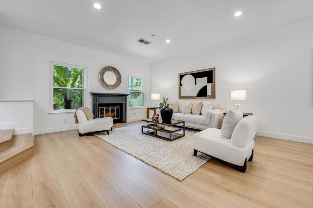 983 La Mesa Terrace #B