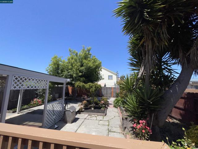 2029 Sutter Ave, San Pablo CA: https://media.crmls.org/mediaz/5cc1fe6d-f94d-4ee3-891a-55743dc1e57f.jpg