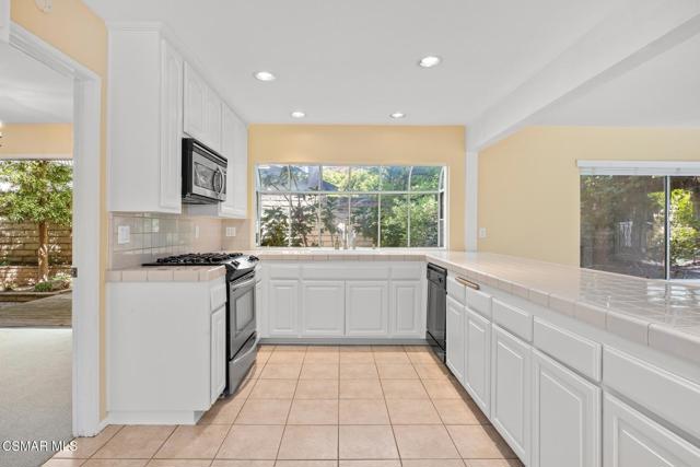 3036 E Adirondack Court, Westlake Village CA: https://media.crmls.org/mediaz/5cc219d4-2405-47fd-8091-b8da0e84cf57.jpg