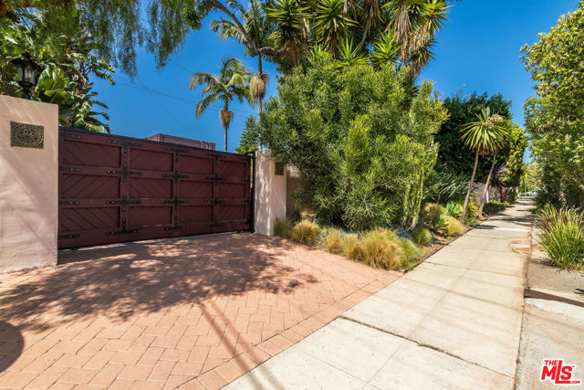 755 S Highland Avenue, Los Angeles CA: https://media.crmls.org/mediaz/5cc24b7b-a71f-4c5d-aae5-ed00f164a603.jpg