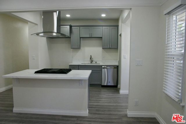 4265 Garthwaite Avenue, Los Angeles CA: https://media.crmls.org/mediaz/5cc2548a-8e47-4d00-a026-198fed803a89.jpg