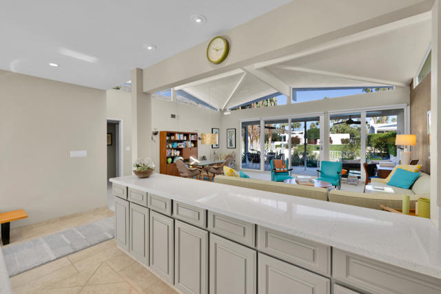 246 E Avenida Granada, Palm Springs, CA 92264