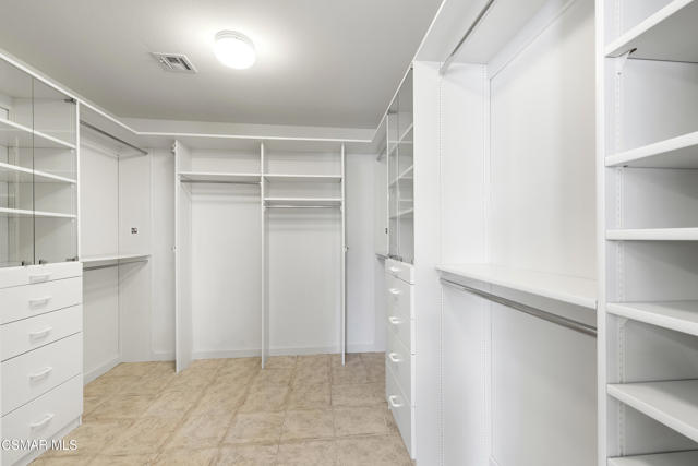 2996 Eagles Claw Avenue, Thousand Oaks CA: https://media.crmls.org/mediaz/5cc32cc6-d82d-4241-a3f6-1be5afb2b54a.jpg