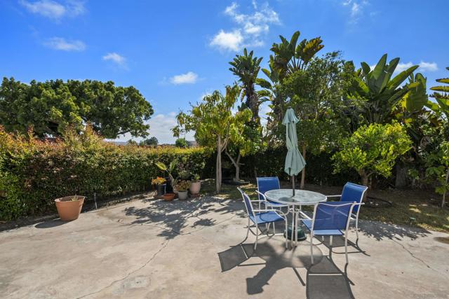 856 Orchid Way, San Diego CA: https://media.crmls.org/mediaz/5cc34c61-3d47-48d0-a376-d496c9d028ff.jpg