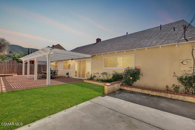 30 S Ellis Place, Newbury Park CA: https://media.crmls.org/mediaz/5cc3502b-8b23-4889-b42d-a2d1faad8e4c.jpg