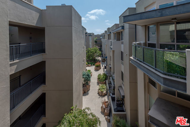 13044 Pacific, Playa Vista CA: https://media.crmls.org/mediaz/5cc35a8e-a3fe-4ee2-a220-52ecc8f3d820.jpg