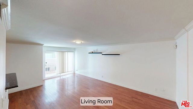 4520 Natick Avenue, Sherman Oaks CA: https://media.crmls.org/mediaz/5cc36a26-f16f-45c3-8bb6-b0f6d3f163f7.jpg